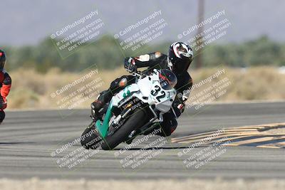 media/Oct-13-2025-Moto Forza (Mon) [[a66d839500]]/3-B Group/Session 3 (Turn 16)/